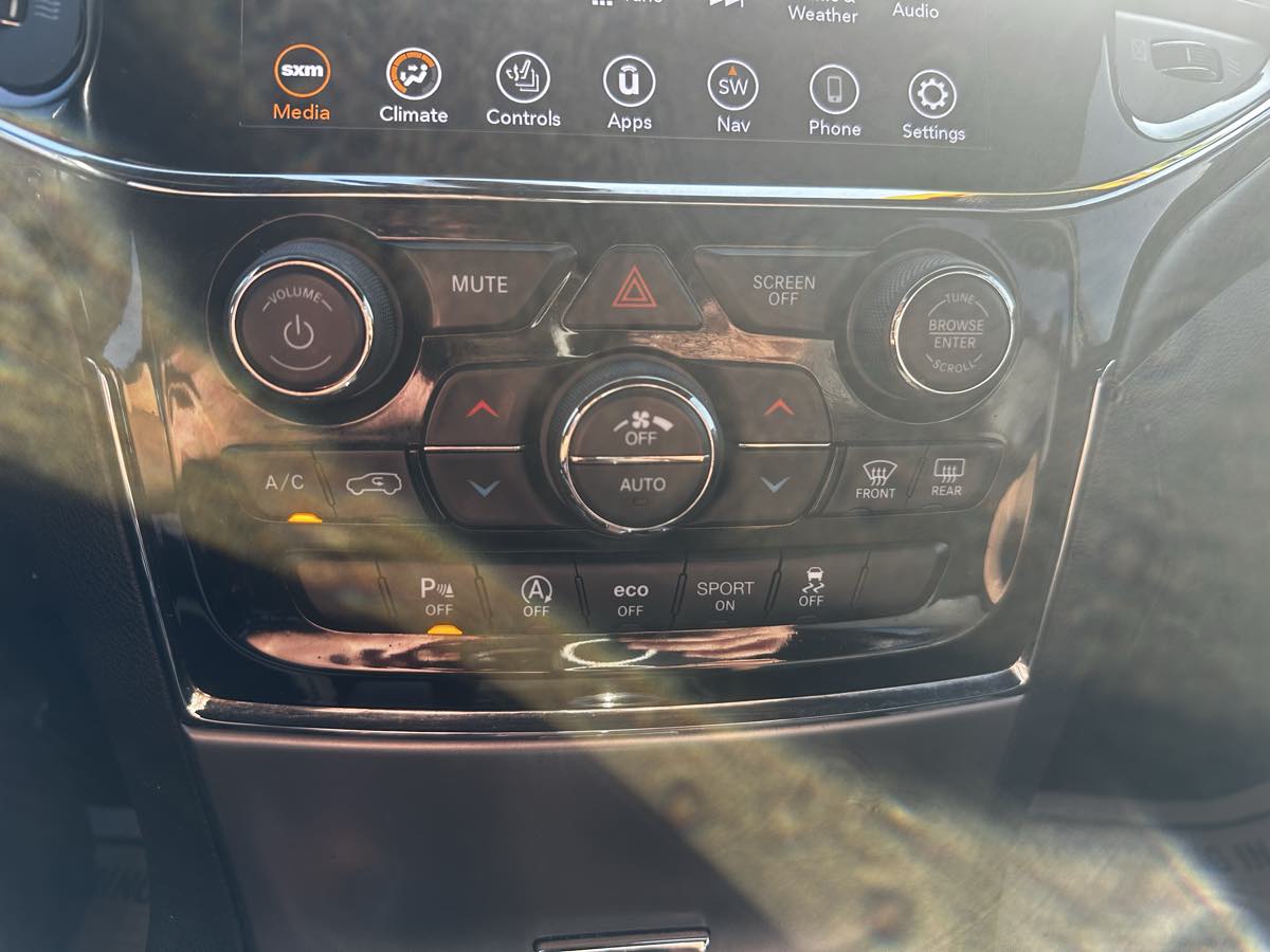2020 Jeep Grand Cherokee Altitude photo 29