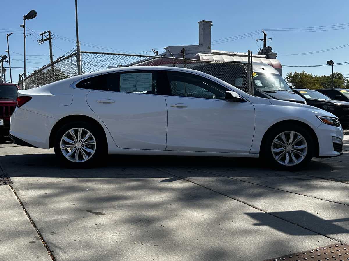 2023 Chevrolet Malibu 1LT photo 3