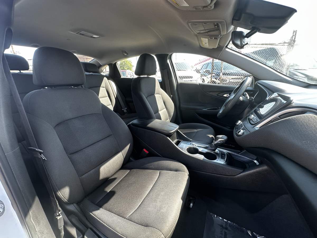 2023 Chevrolet Malibu 1LT photo 17