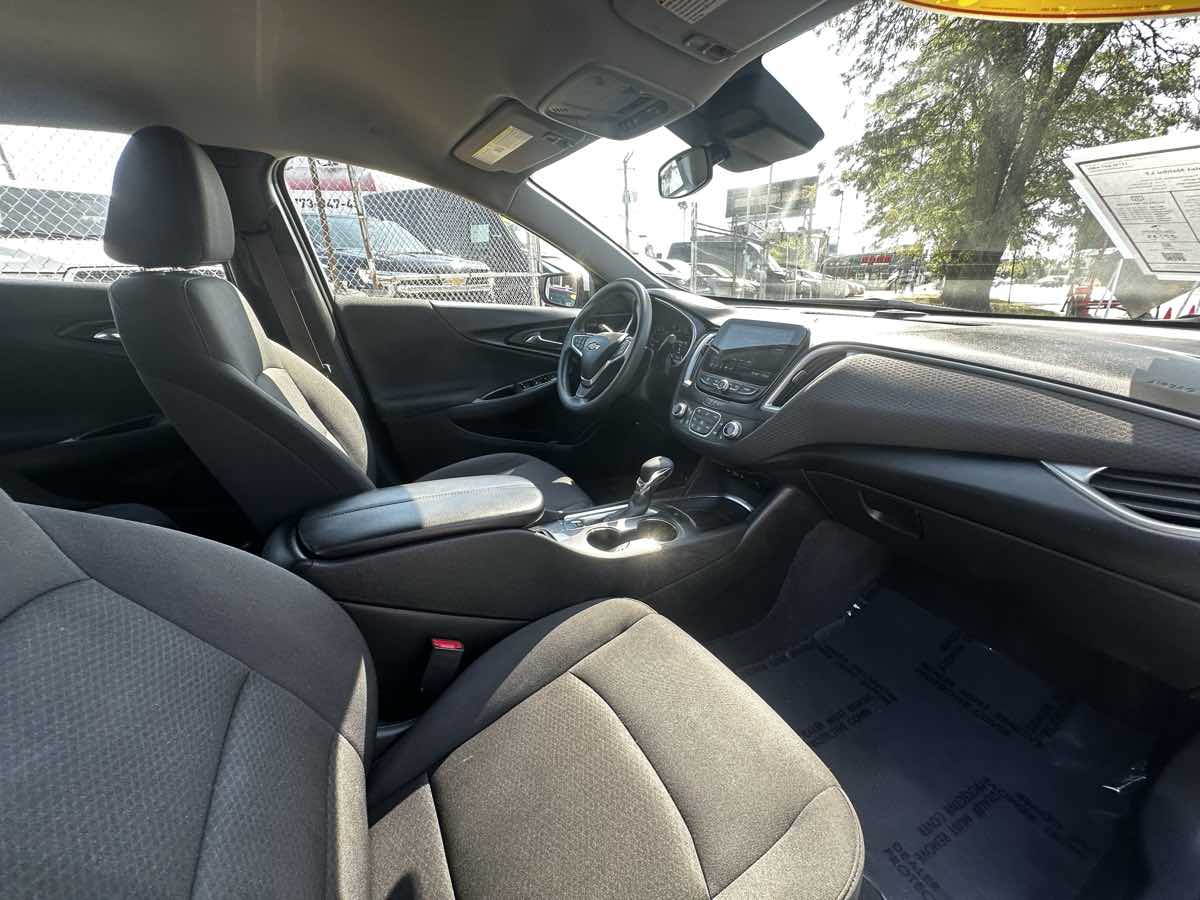 2023 Chevrolet Malibu 1LT photo 18