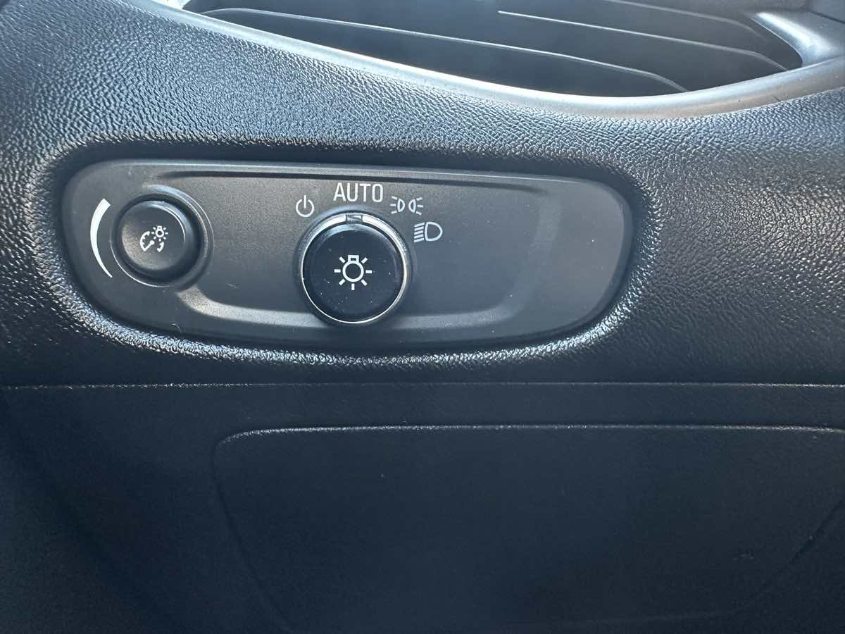 2023 Chevrolet Malibu 1LT photo 22