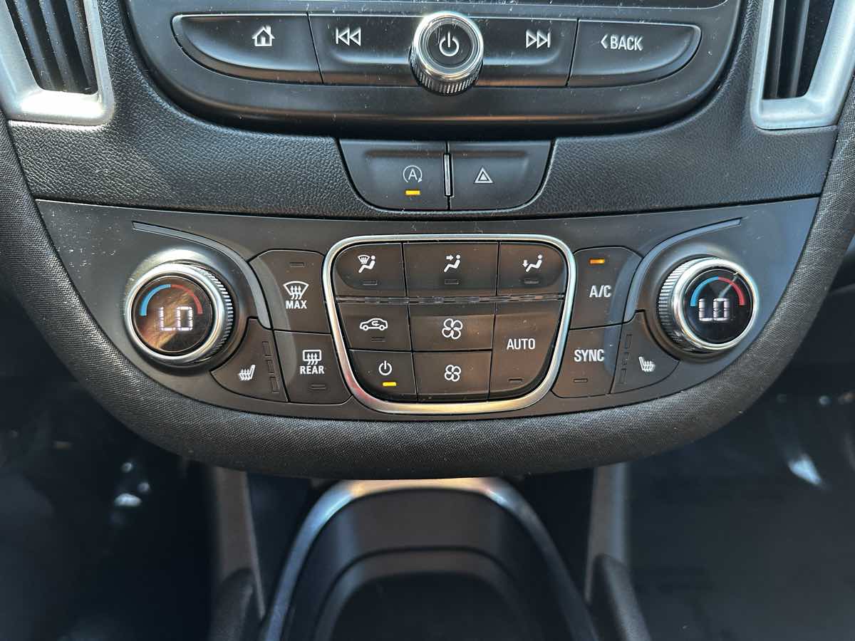 2023 Chevrolet Malibu 1LT photo 28