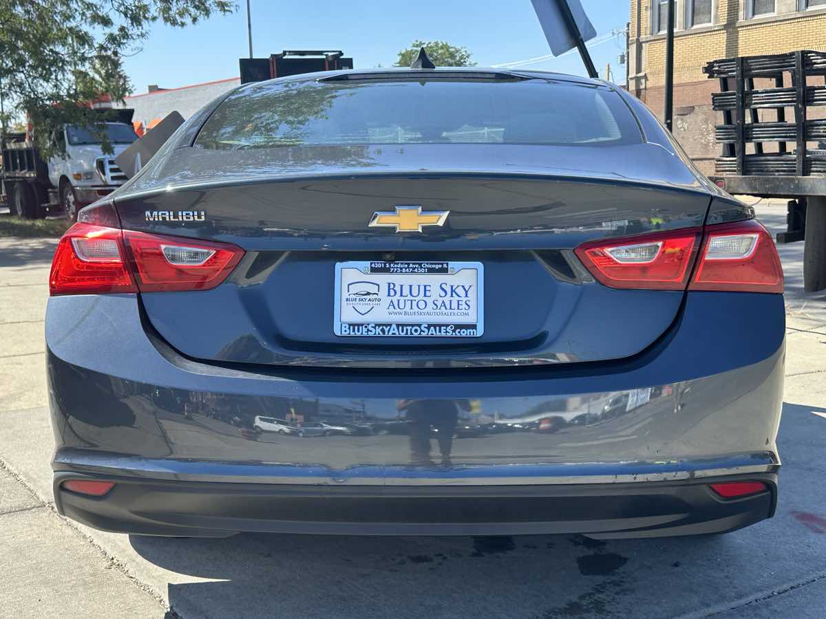 2019 Chevrolet Malibu LS photo 4