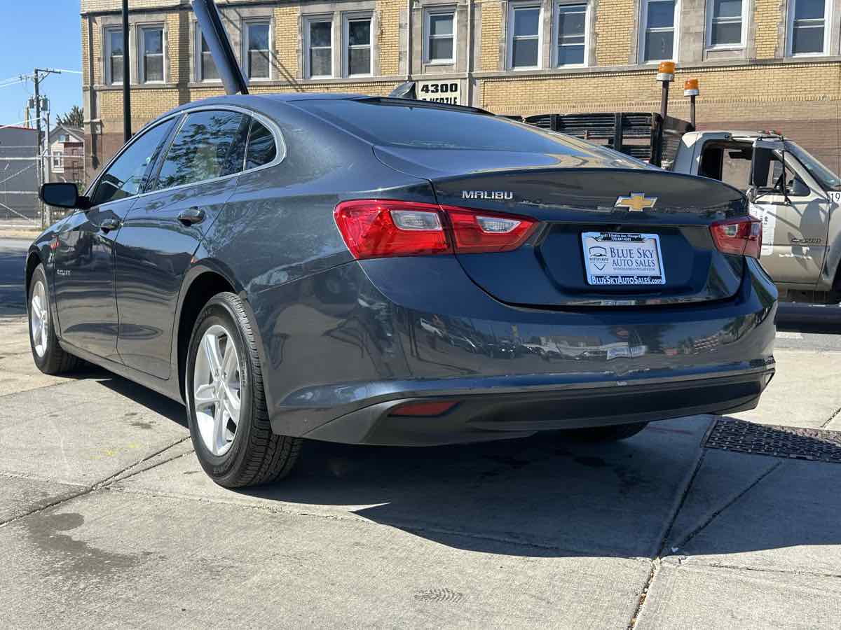2019 Chevrolet Malibu LS photo 5