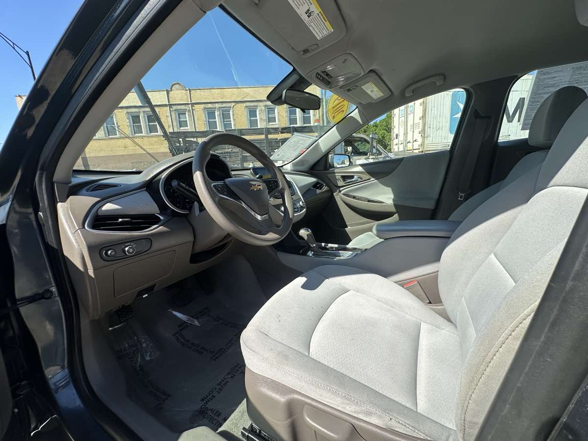 2019 Chevrolet Malibu LS photo 11