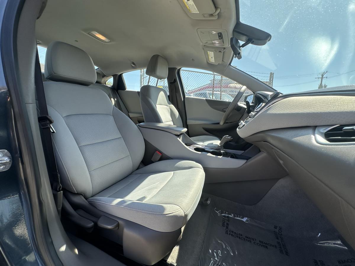 2019 Chevrolet Malibu LS photo 17