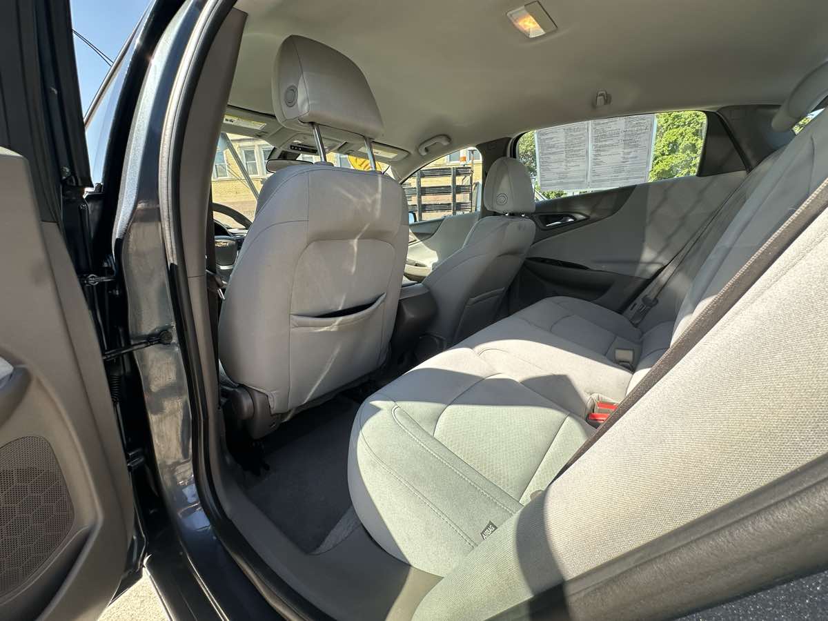 2019 Chevrolet Malibu LS photo 22