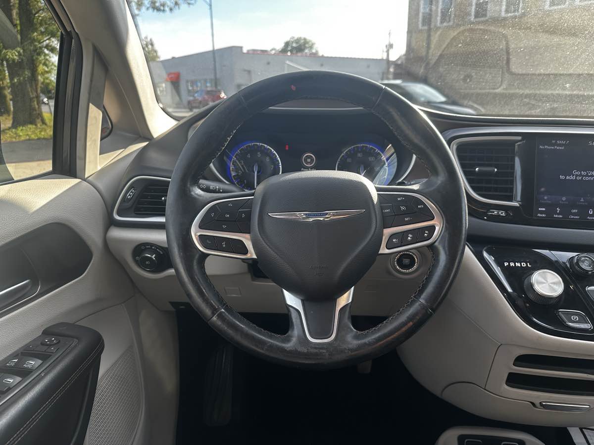 2019 Chrysler Pacifica Touring L photo 14