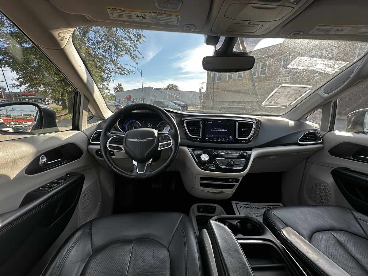 2019 Chrysler Pacifica Touring L photo 15