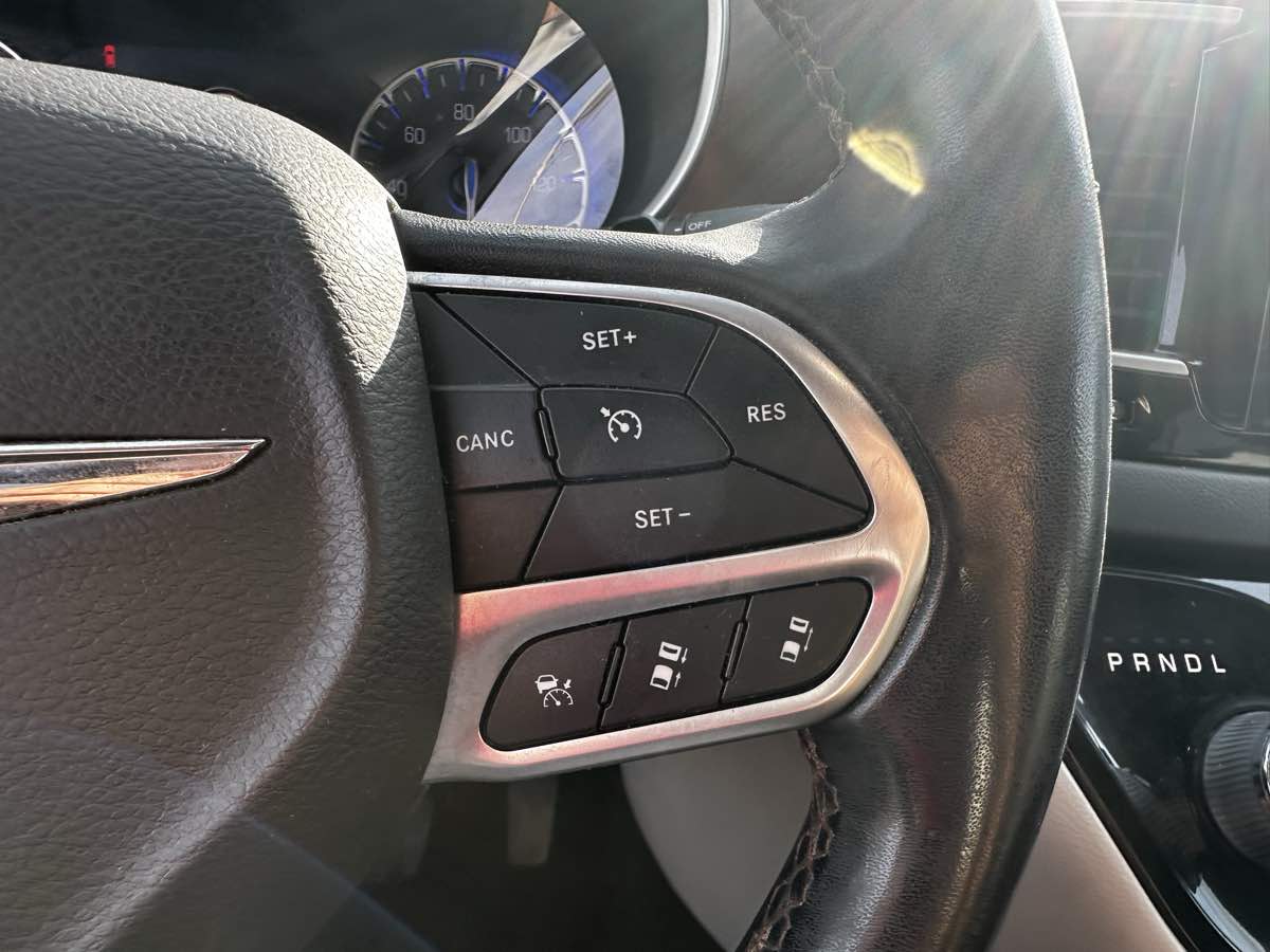 2019 Chrysler Pacifica Touring L photo 23