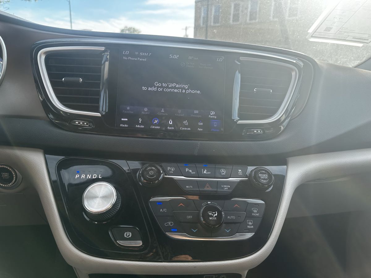 2019 Chrysler Pacifica Touring L photo 27