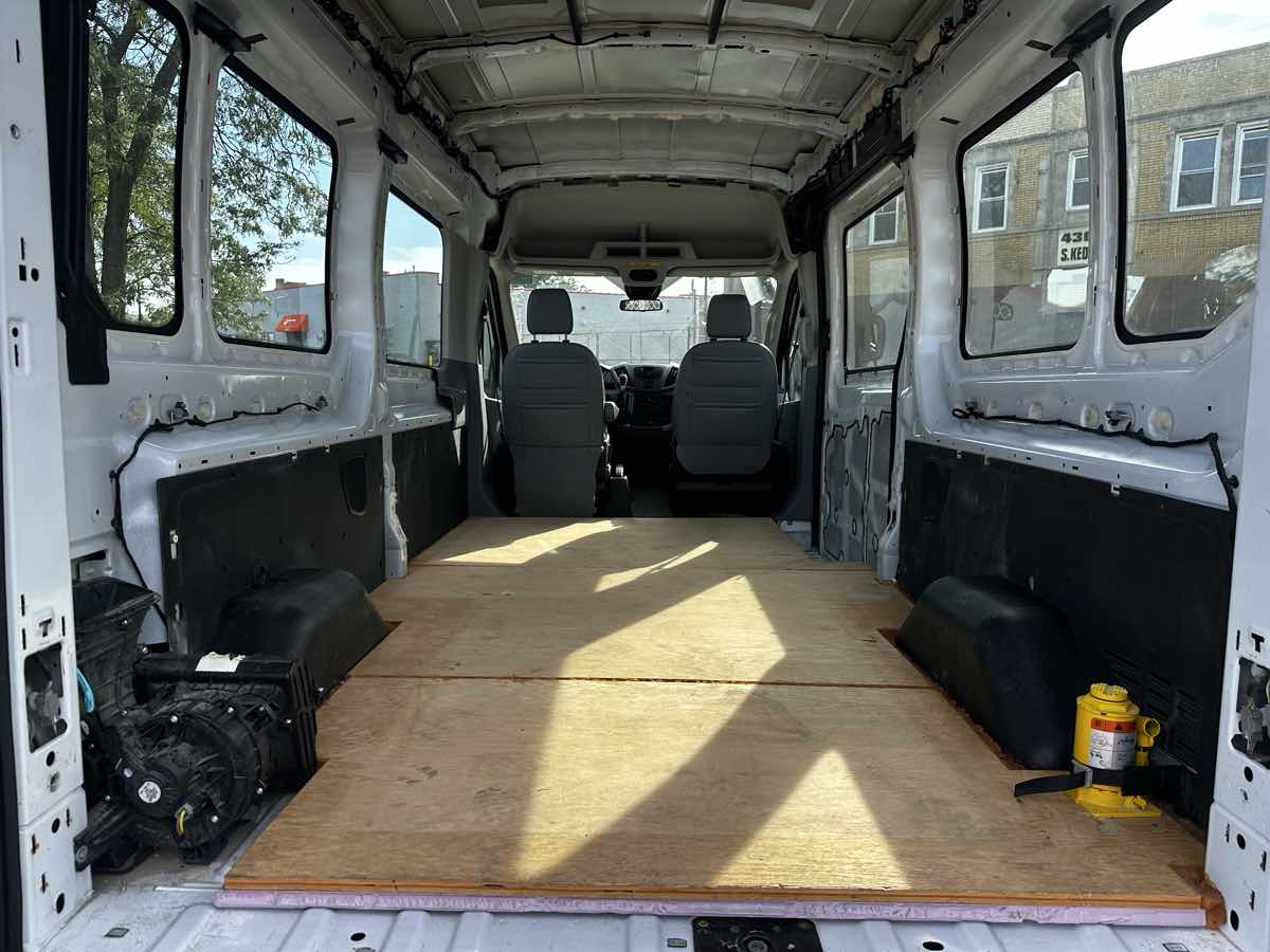 2017 Ford Transit XL photo 9