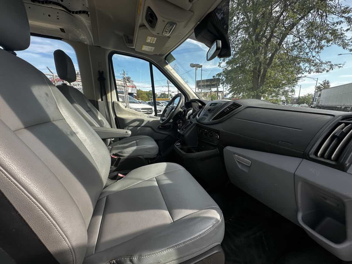 2017 Ford Transit XL photo 11