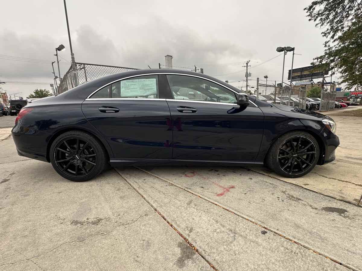 2018 Mercedes Benz CLA 250 4MATIC photo 4