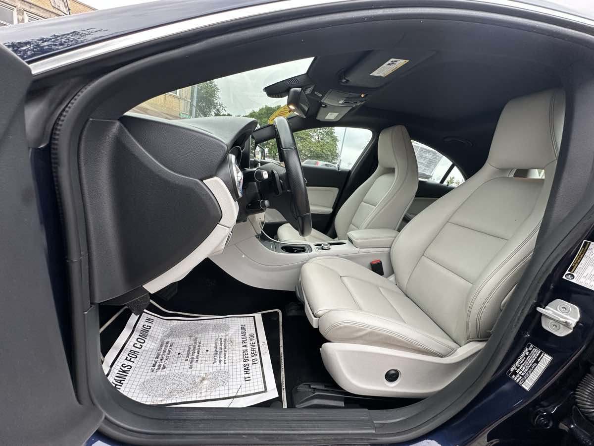 2018 Mercedes Benz CLA 250 4MATIC photo 14