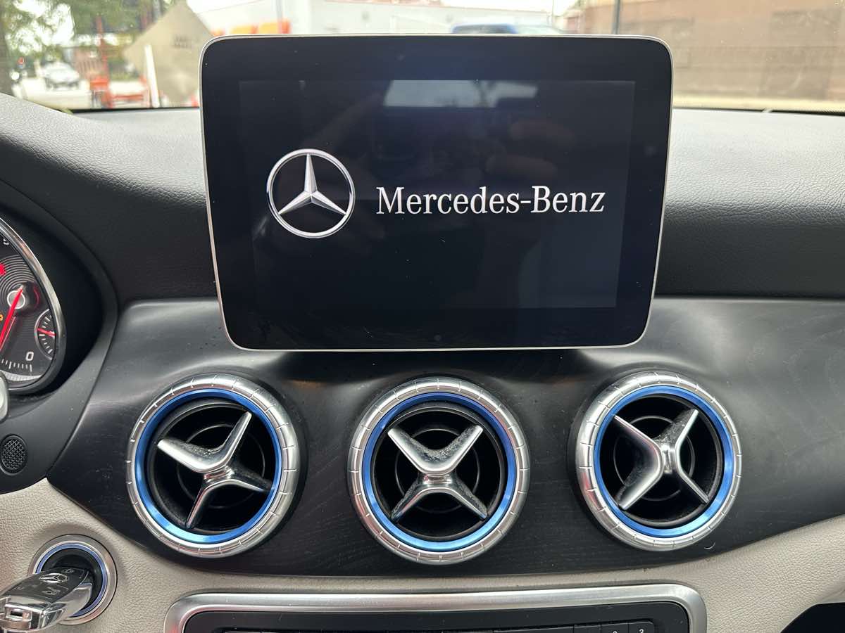 2018 Mercedes Benz CLA 250 4MATIC photo 17