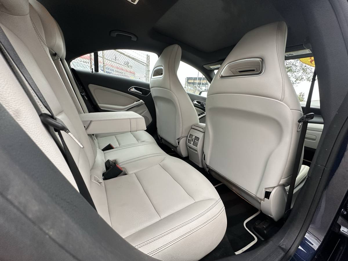 2018 Mercedes Benz CLA 250 4MATIC photo 24
