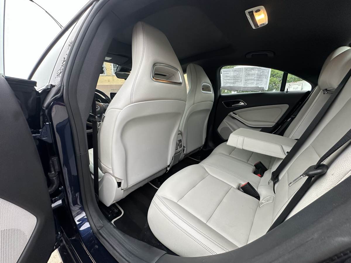 2018 Mercedes Benz CLA 250 4MATIC photo 26