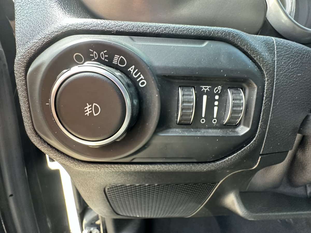 2018 Jeep Wrangler Unlimited Sport S photo 12