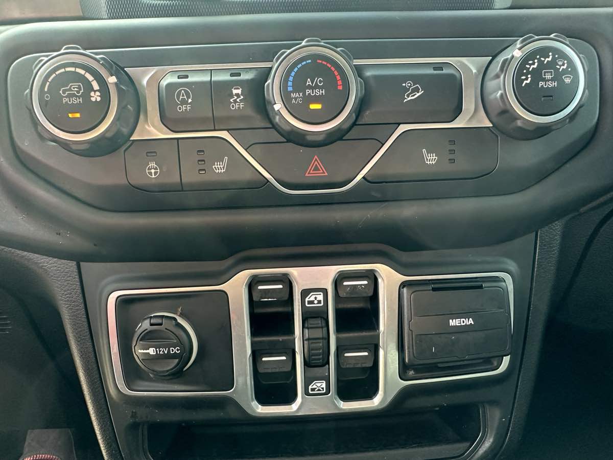 2018 Jeep Wrangler Unlimited Sport S photo 20