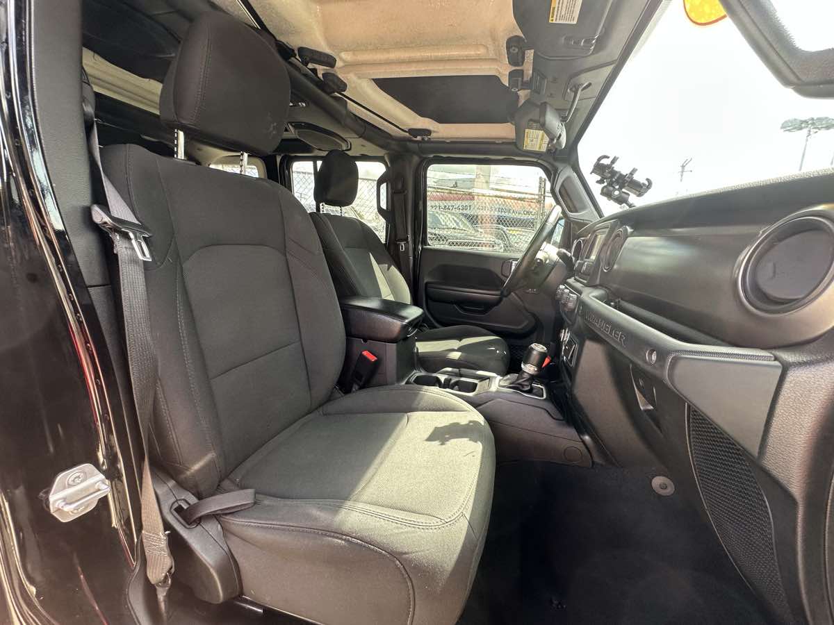 2018 Jeep Wrangler Unlimited Sport S photo 22