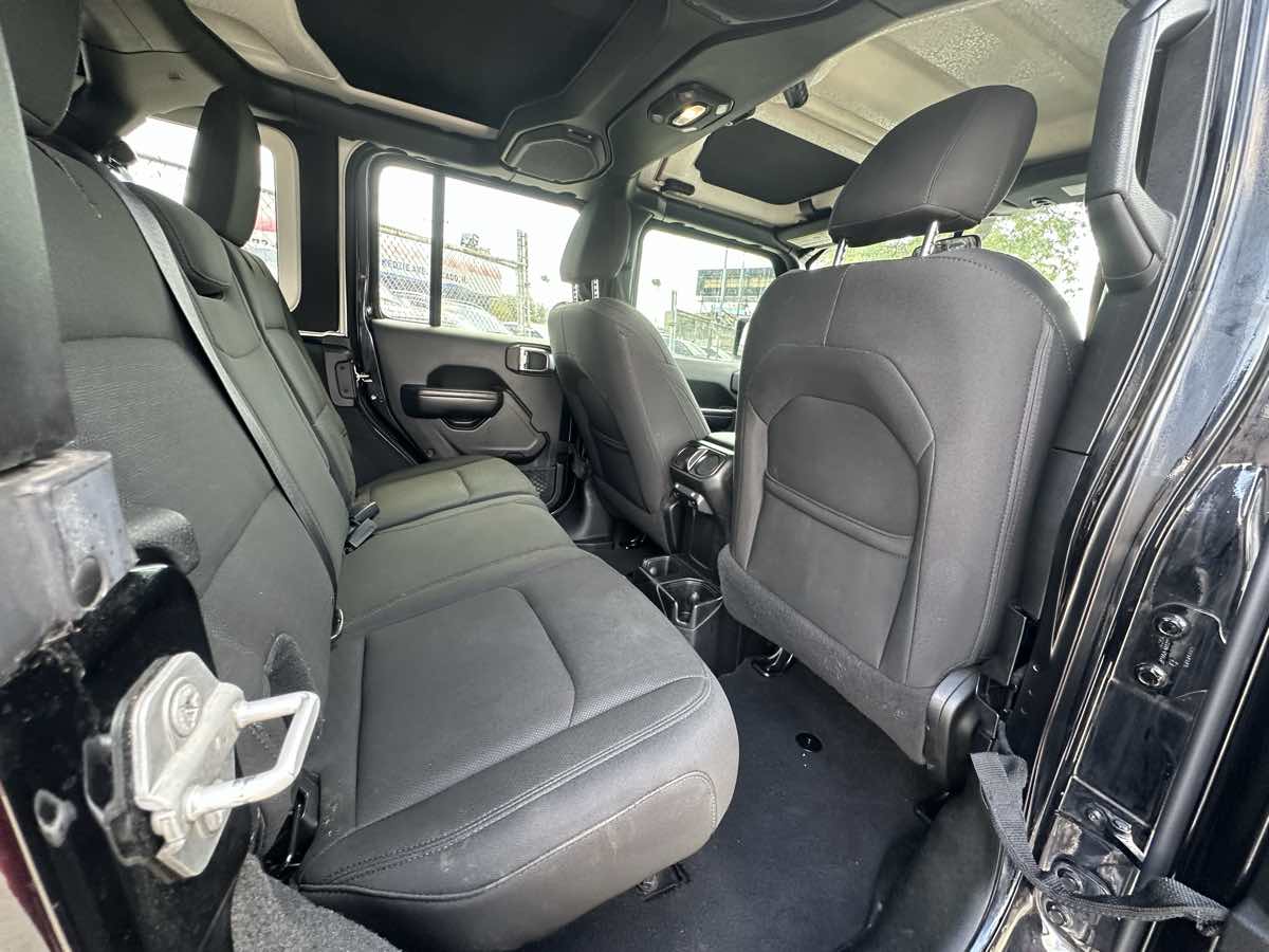 2018 Jeep Wrangler Unlimited Sport S photo 26