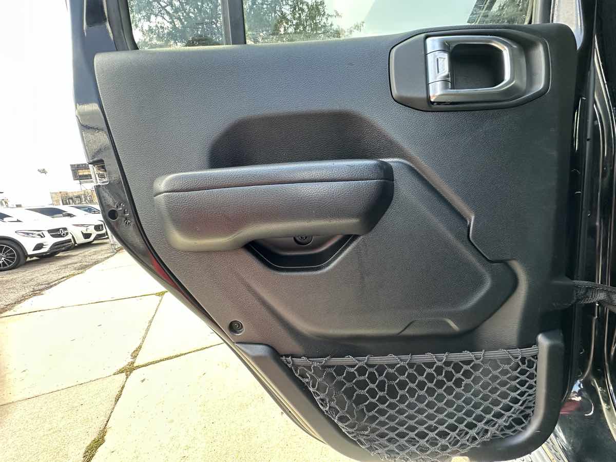 2018 Jeep Wrangler Unlimited Sport S photo 27