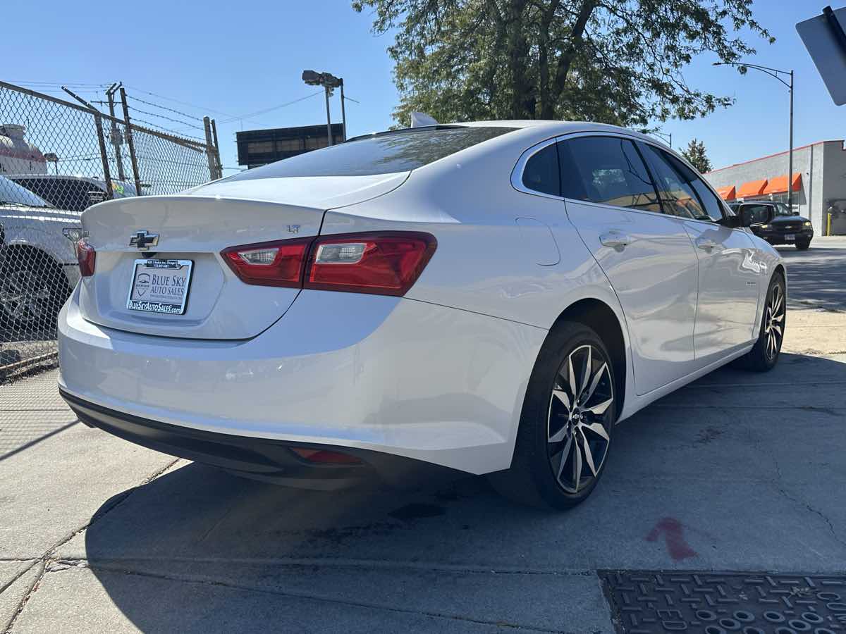 2017 Chevrolet Malibu 1LT photo 4