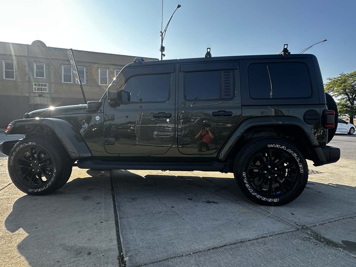 2023 Jeep Wrangler 4xe Sahara photo 7