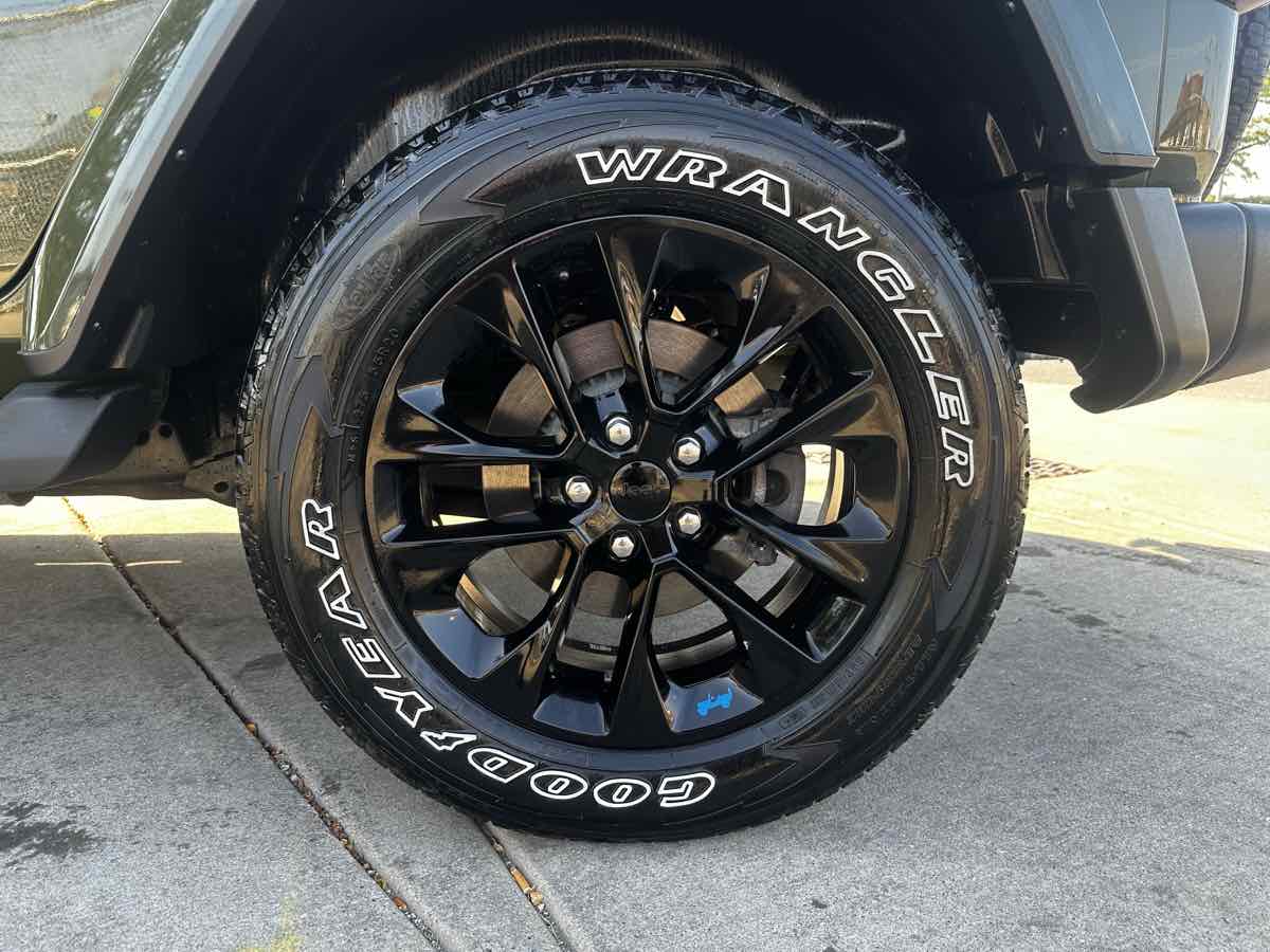 2023 Jeep Wrangler 4xe Sahara photo 8