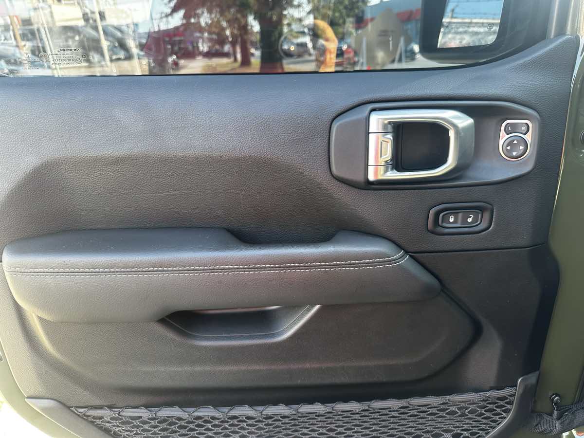 2023 Jeep Wrangler 4xe Sahara photo 9