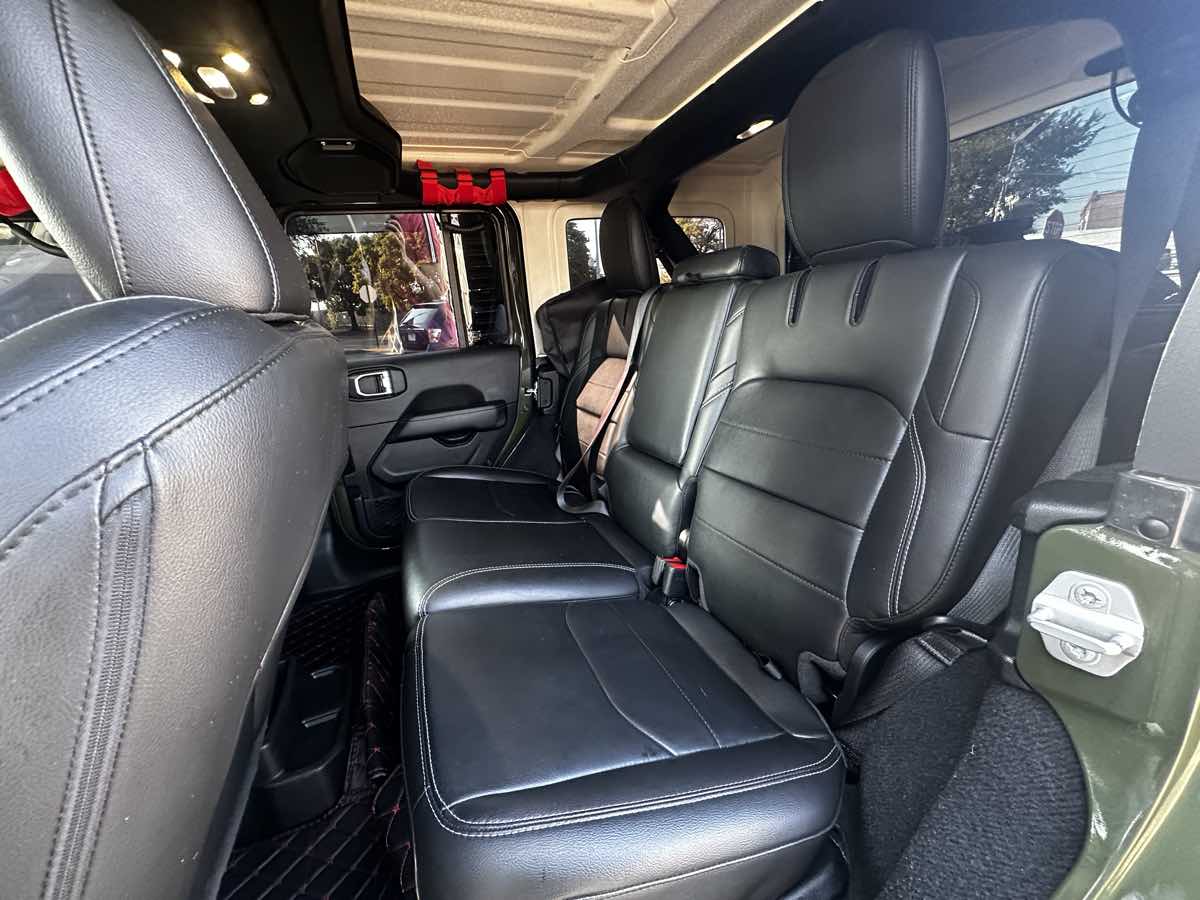 2023 Jeep Wrangler 4xe Sahara photo 13