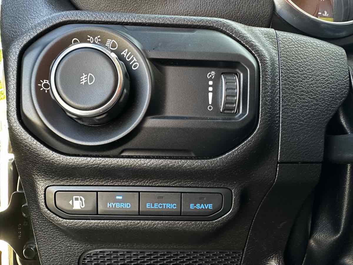 2023 Jeep Wrangler 4xe Sahara photo 26