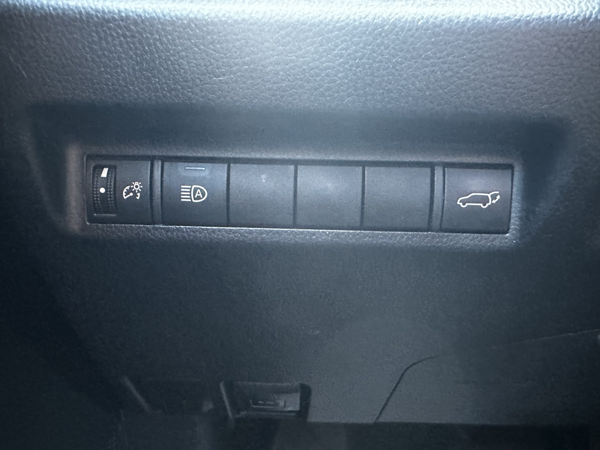 2019 Toyota RAV4 XLE photo 17