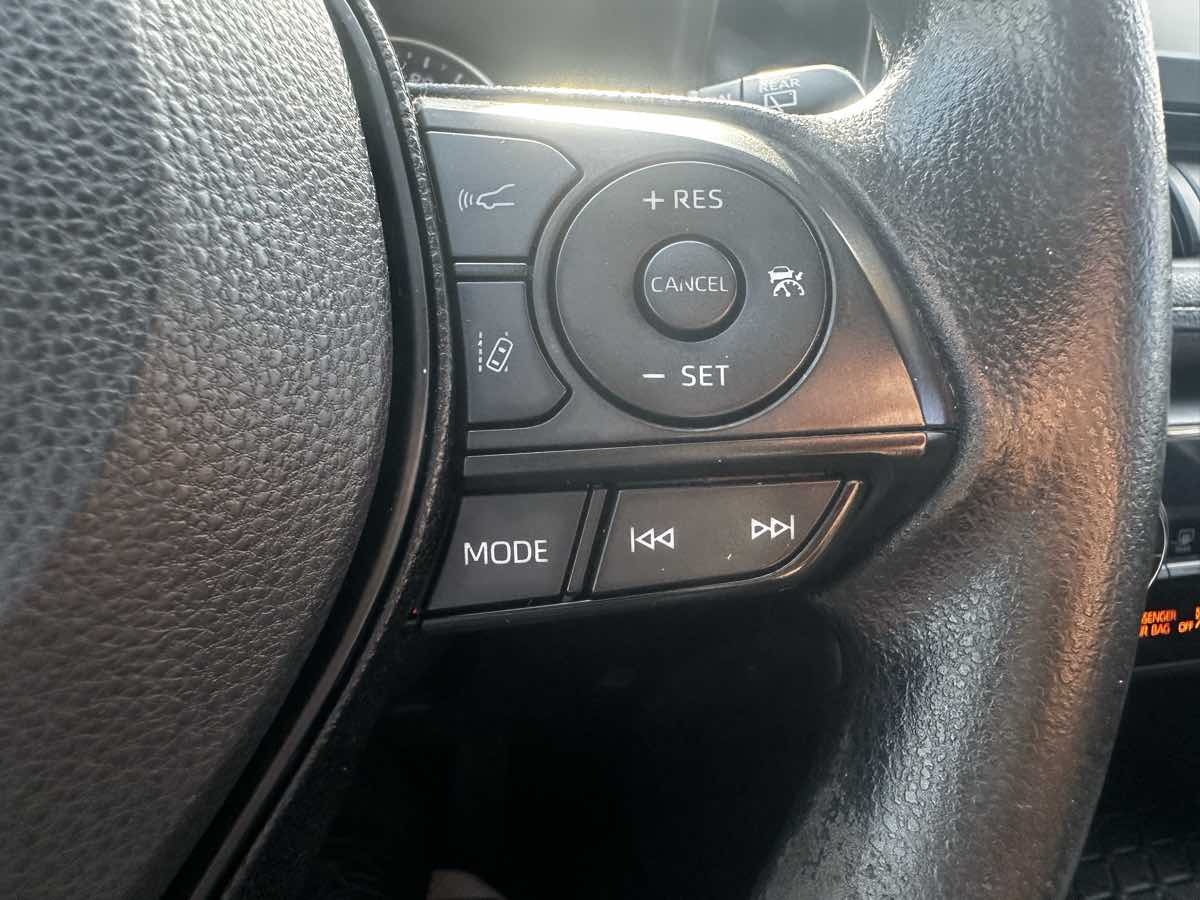 2019 Toyota RAV4 XLE photo 19