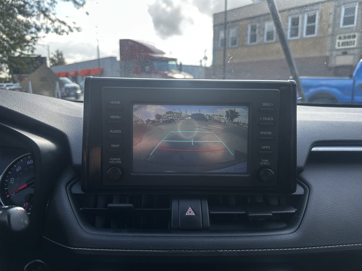 2019 Toyota RAV4 XLE photo 21