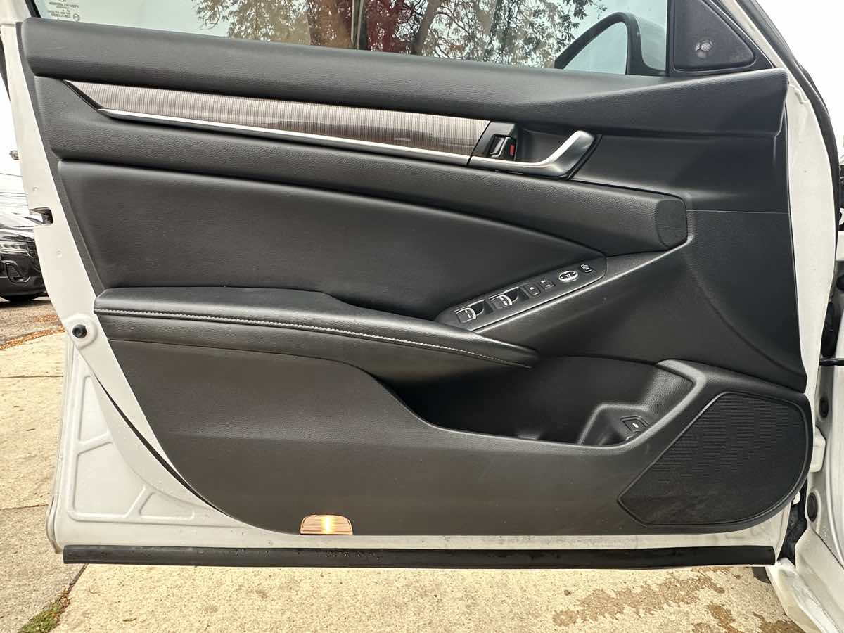 2018 Honda Accord Sport 1.5T photo 8
