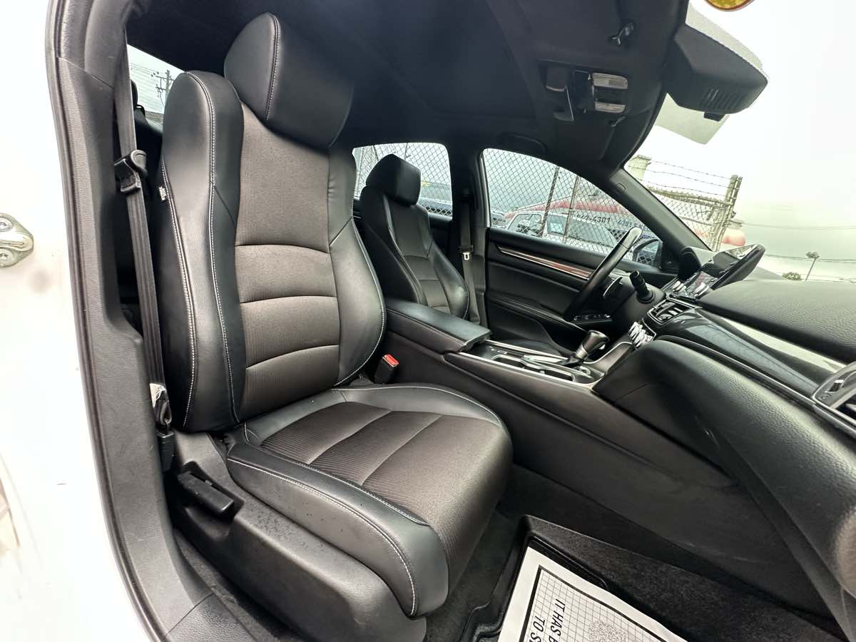 2018 Honda Accord Sport 1.5T photo 22