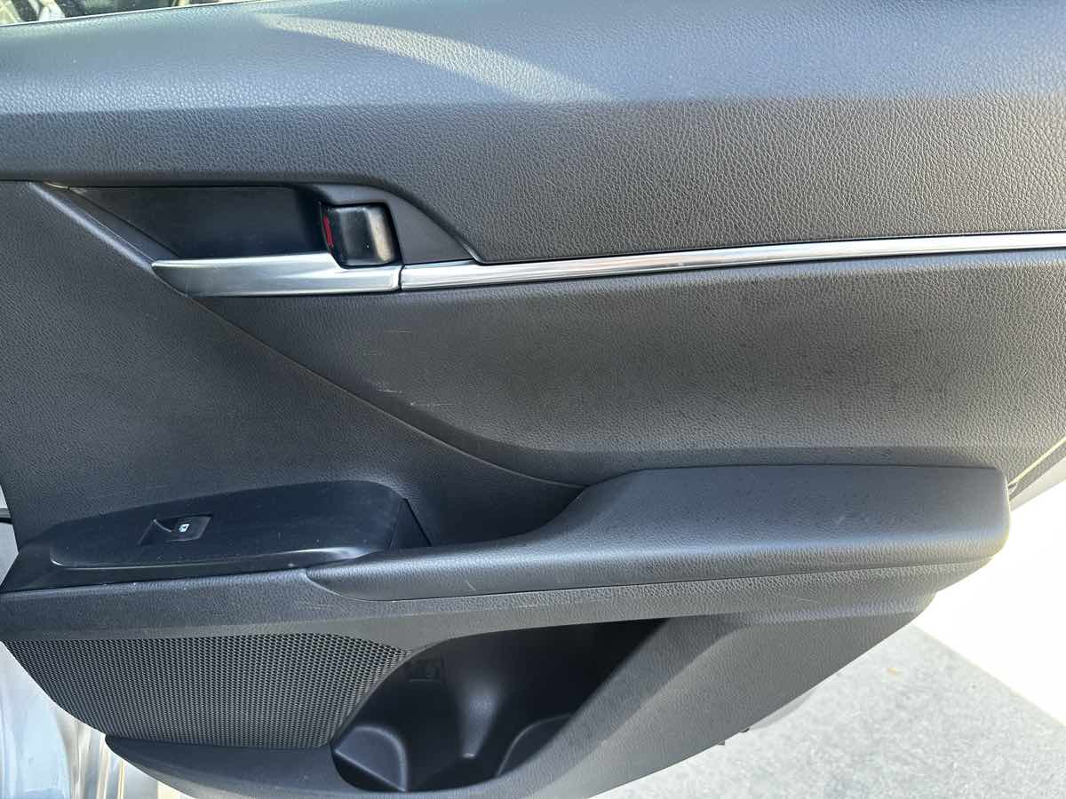 2018 Toyota Camry LE photo 18