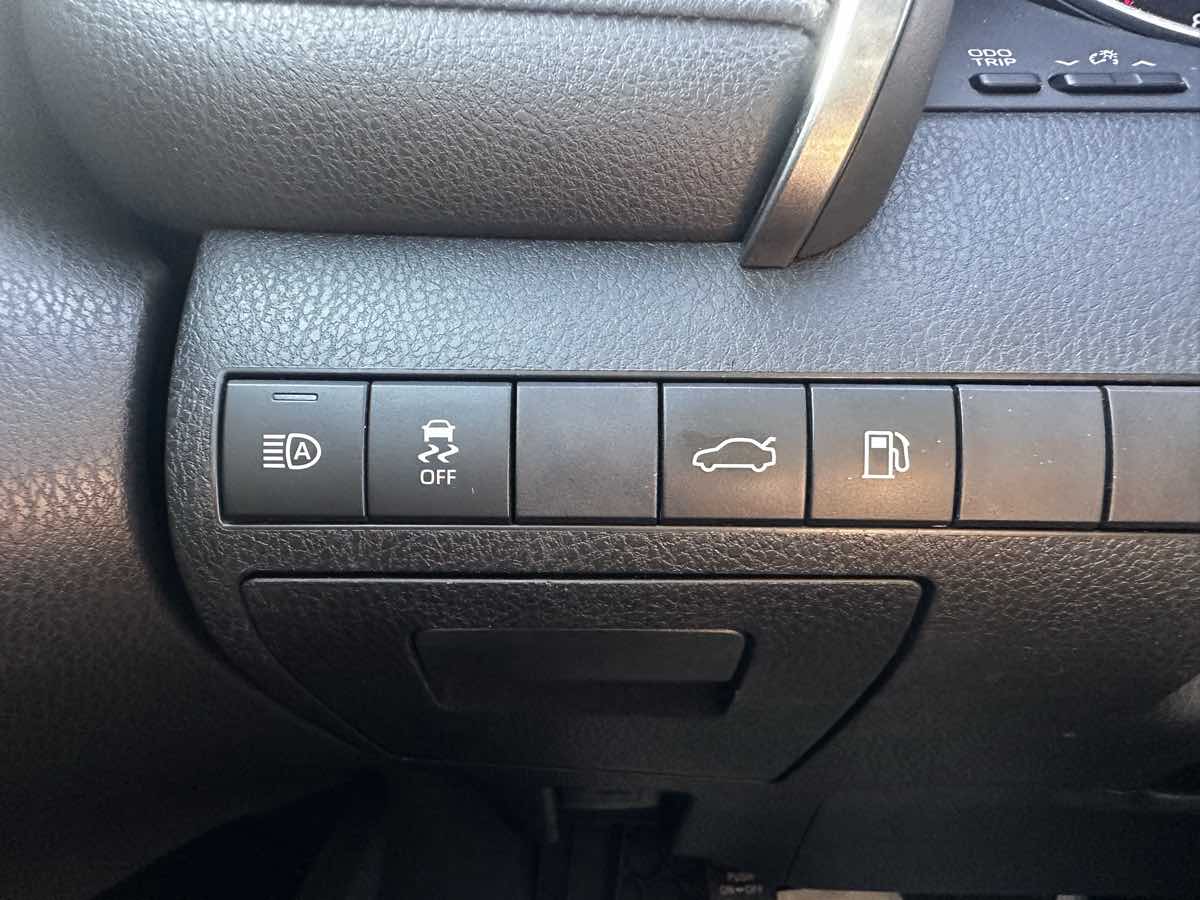 2018 Toyota Camry LE photo 20