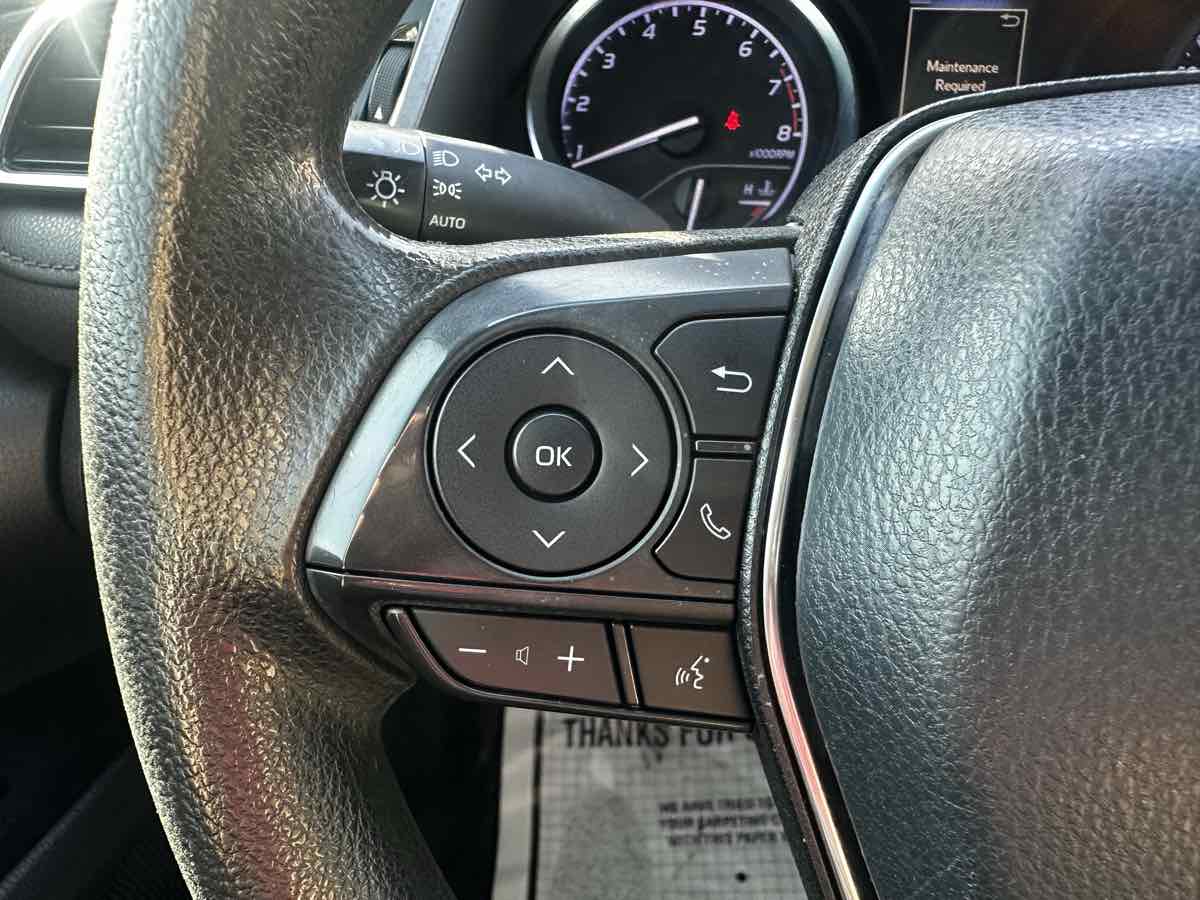 2018 Toyota Camry LE photo 21