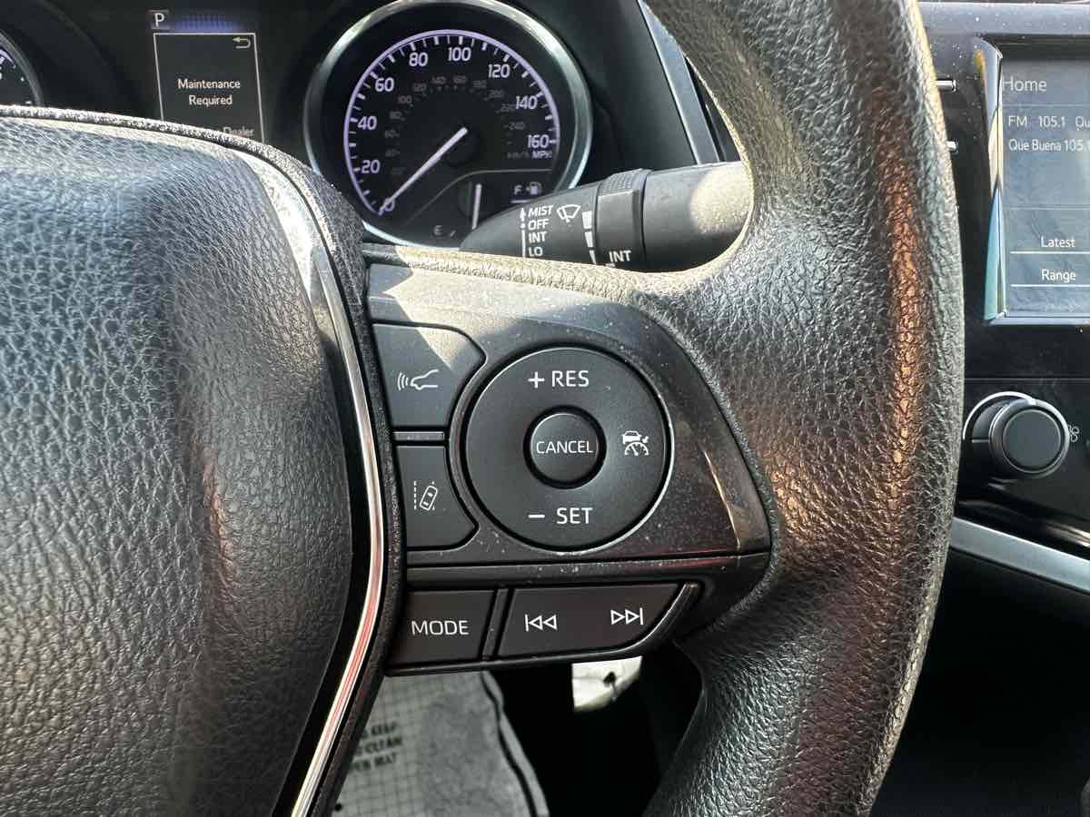 2018 Toyota Camry LE photo 22