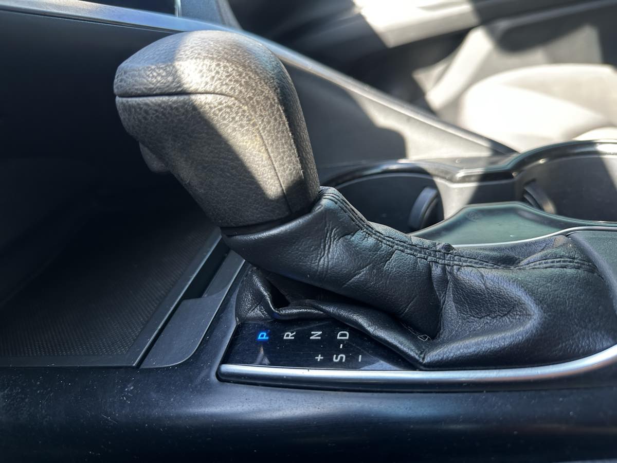 2018 Toyota Camry LE photo 27