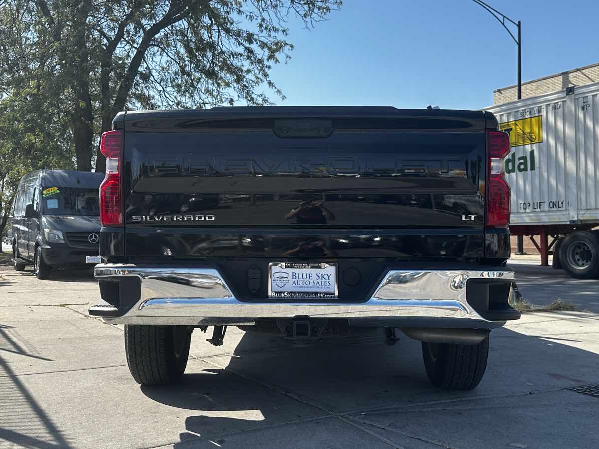 2024 Chevrolet Silverado 1500 LT photo 5