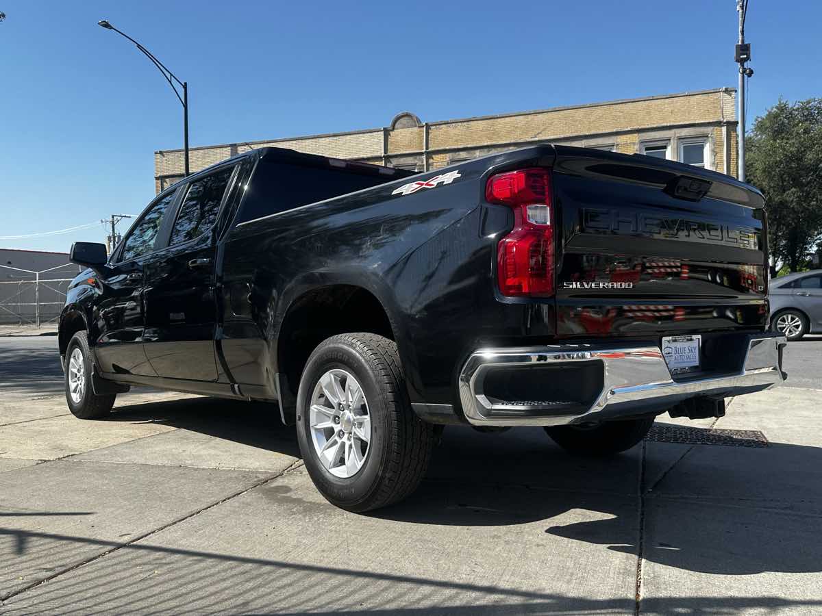 2024 Chevrolet Silverado 1500 LT photo 6