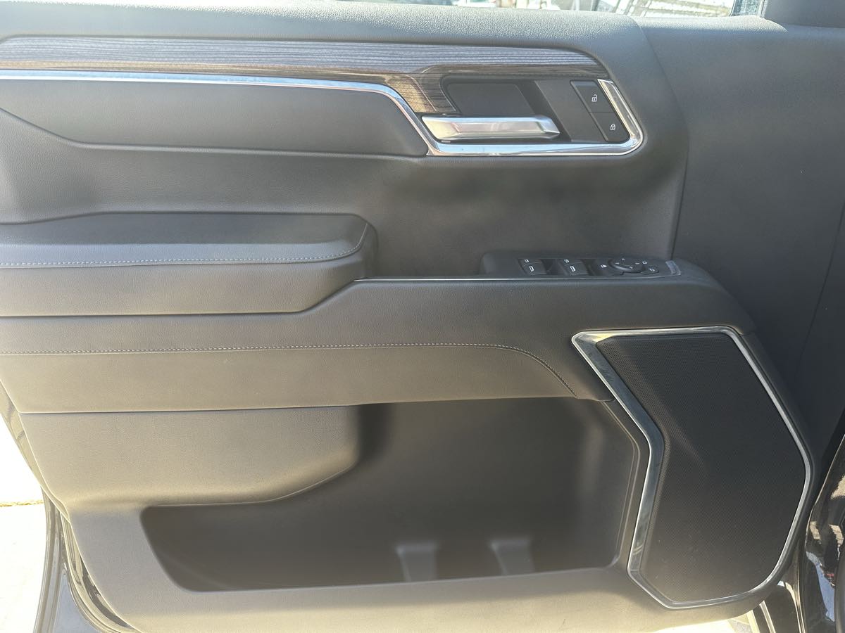 2024 Chevrolet Silverado 1500 LT photo 8