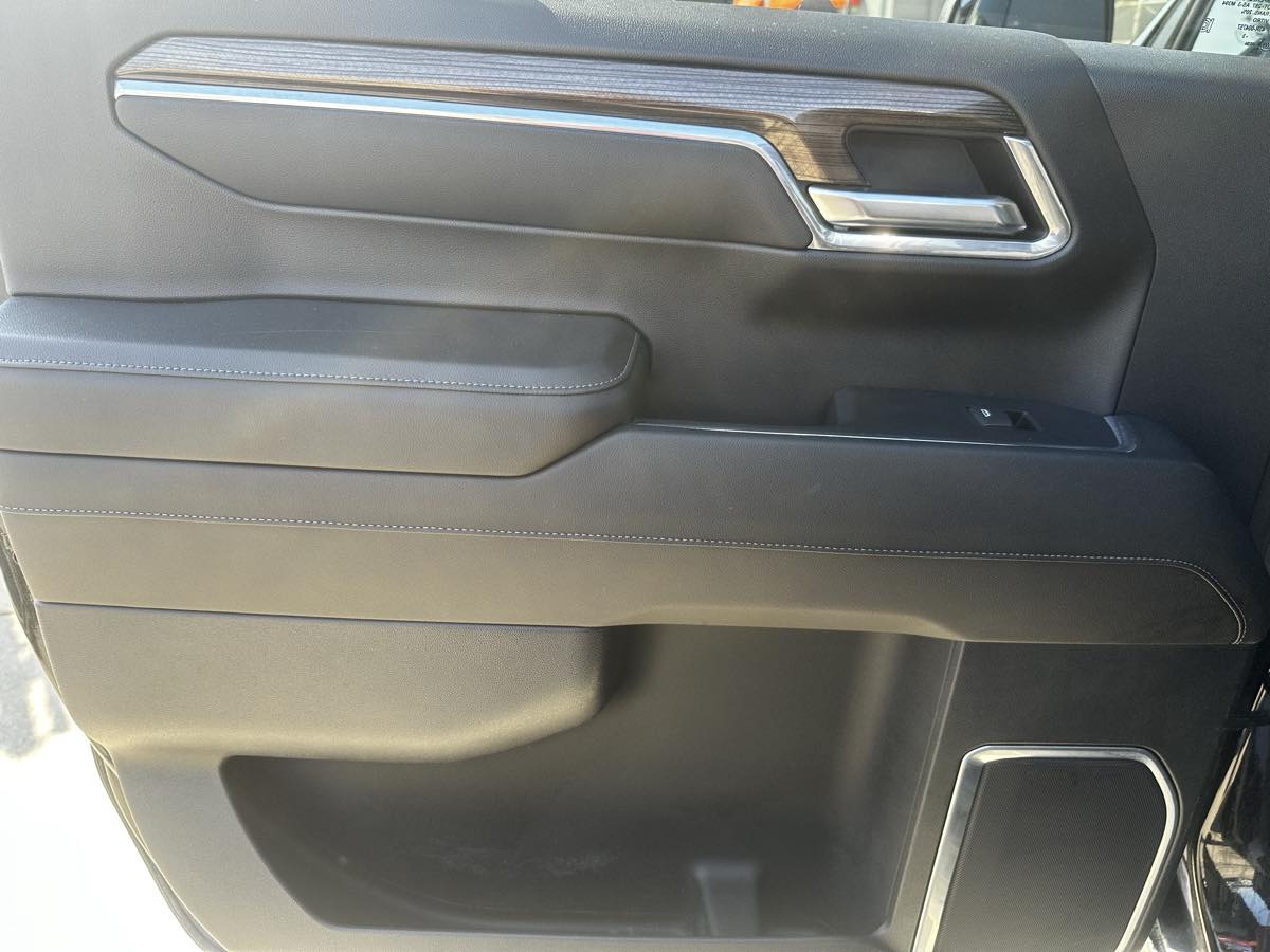2024 Chevrolet Silverado 1500 LT photo 12