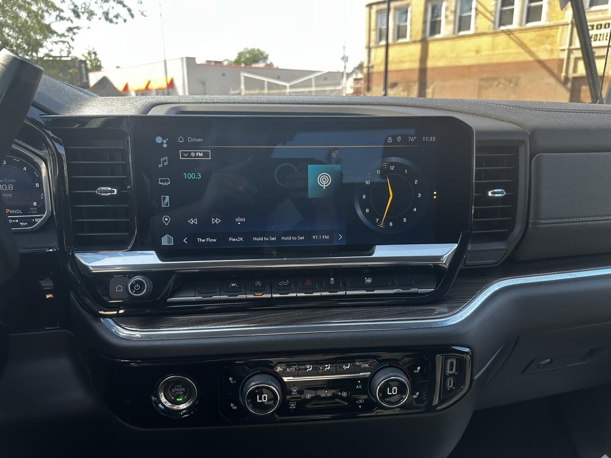2024 Chevrolet Silverado 1500 LT photo 27