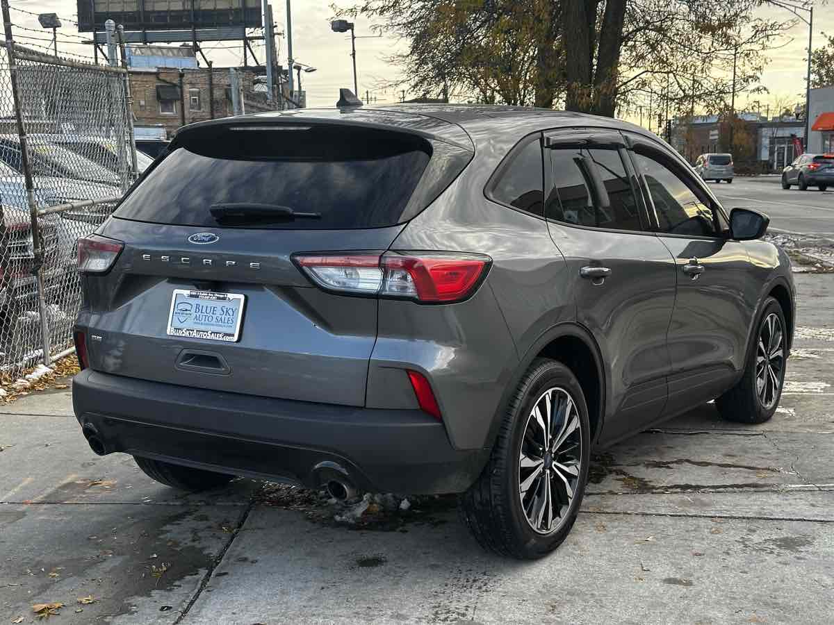 2022 Ford Escape SE Sport photo 4