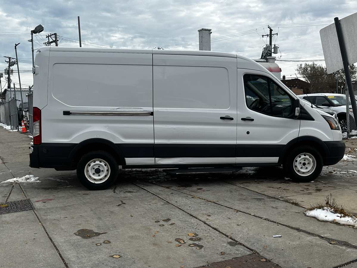 2019 Ford Transit Van photo 2